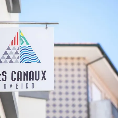 Les Canaux
