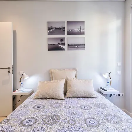 Les Canaux Hostel