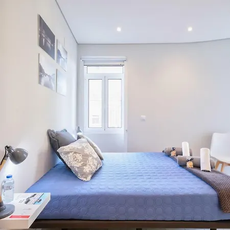 Les Canaux Hostel