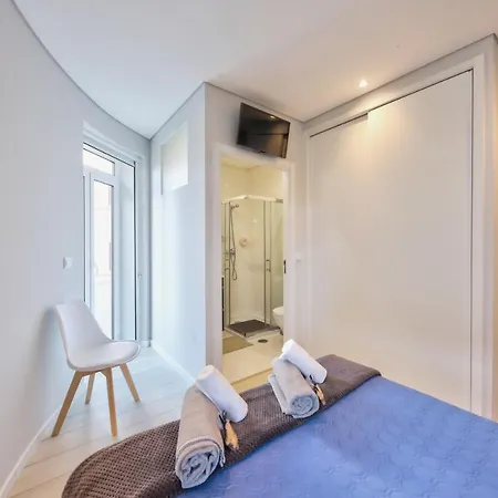 Les Canaux Hostel